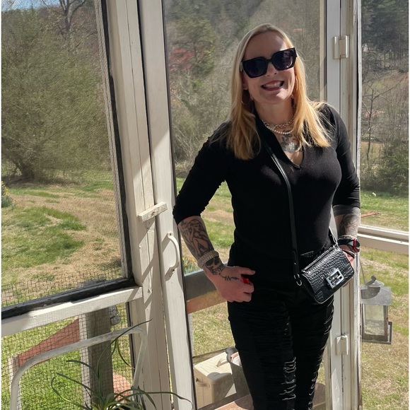 Meet your Posher, Michael - Picture 2 of 3